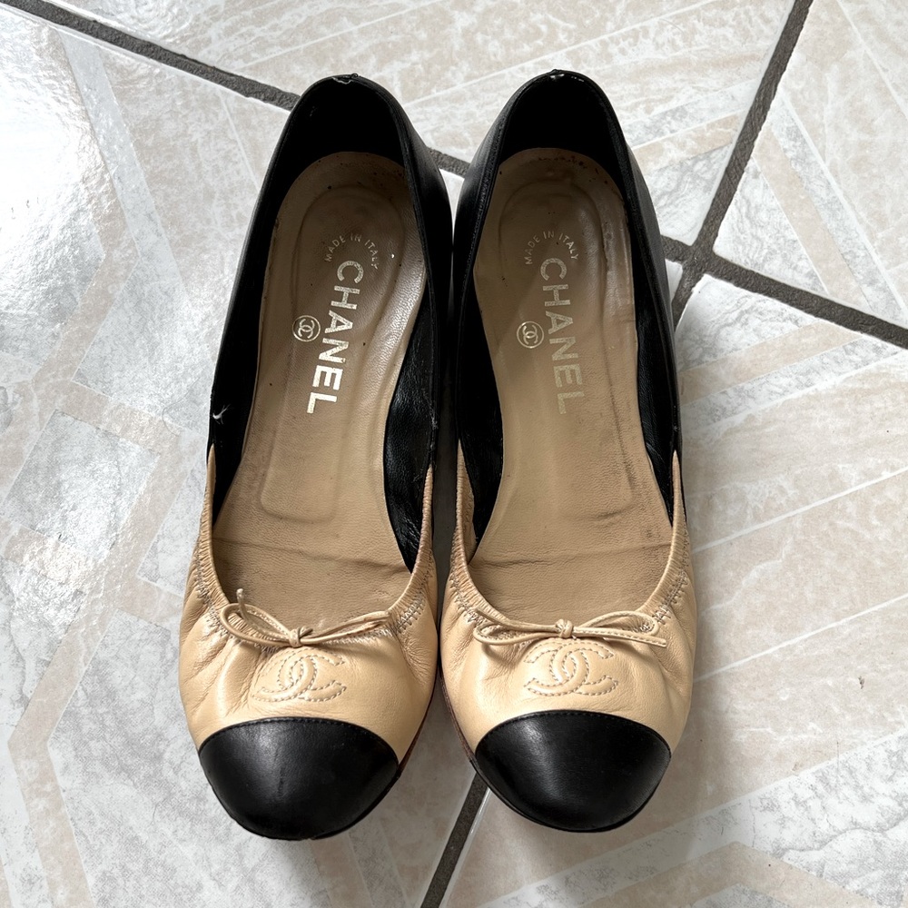 Chanel flat shoes